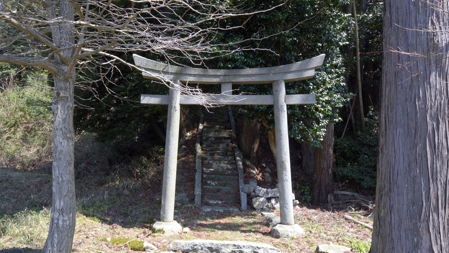三柱神社(上山)