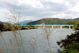 岡田下橋と由良川(舞鶴市志高)