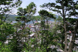 笶原神社裏山忠魂碑のありたからの海のながめ