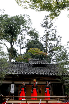 鈴鹿神社の伝統芸能：姫三社の舞