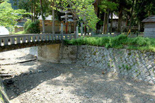 久田美のから川(熊野神社社前)