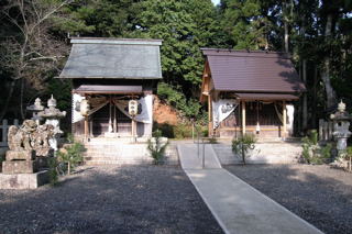 宮崎神社（左）と御山神社（舞鶴市喜多）