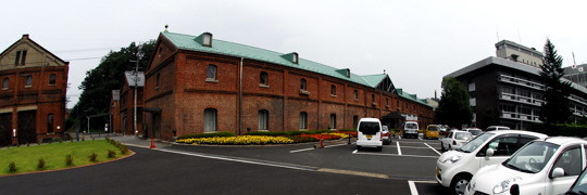 舞鶴市市役所横の旧海軍倉庫群