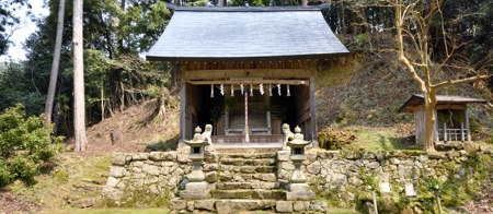 六柱神社(行積)