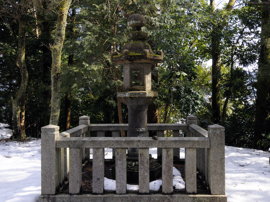 石灯籠(八幡神社)