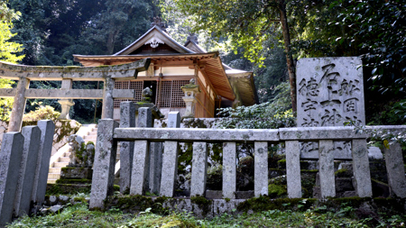 石上神社(芋野)