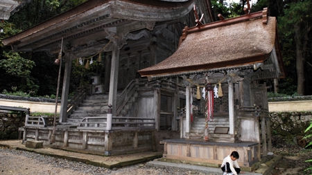 斎宮神社(右側)