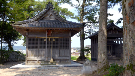 三柱神社(堤)