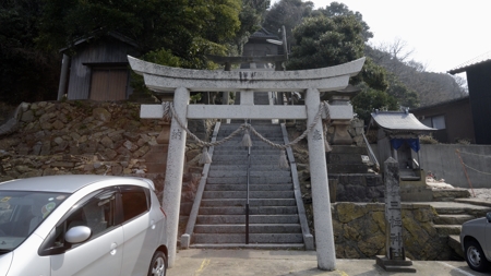 三柱神社(古間)