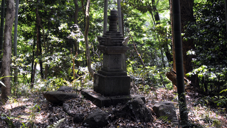 和泉式部の歌碑(桜尾山)