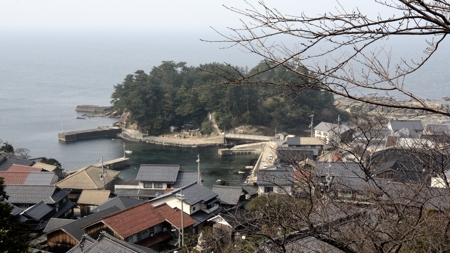 城嶋と小間港
