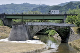 メガネ橋(岡田由里)