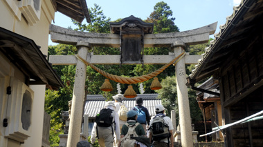 鳴生神社