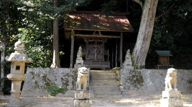 鳴生葛島神社