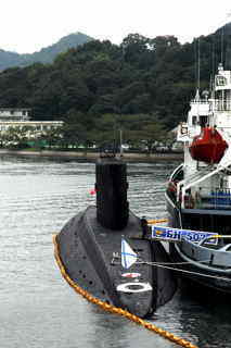 ディーゼル潜水艦と支援艦